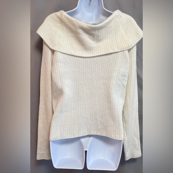 Guess Women's White Off -The Shoulder Pullover Sweater Size‎ XL - Picture 2 of 10